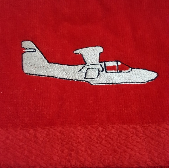 Aircraft blanket and towels NWOT - Picture 2 of 6